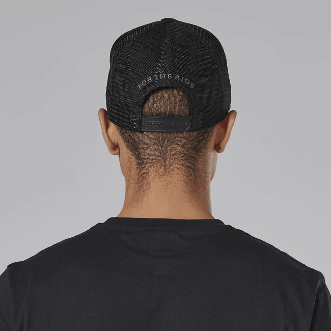 ELLIS TRUCKER CAP BLACK / BLACK